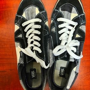 Vans women's black & white plaid soft canvas shoes